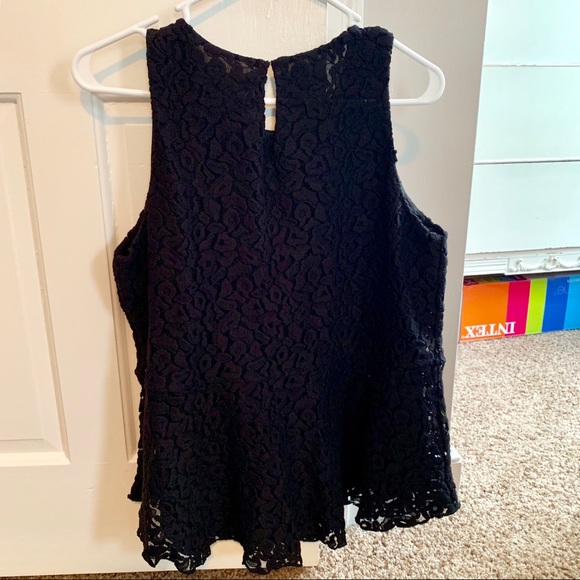 Lace Loft Shell - Picture 4 of 4